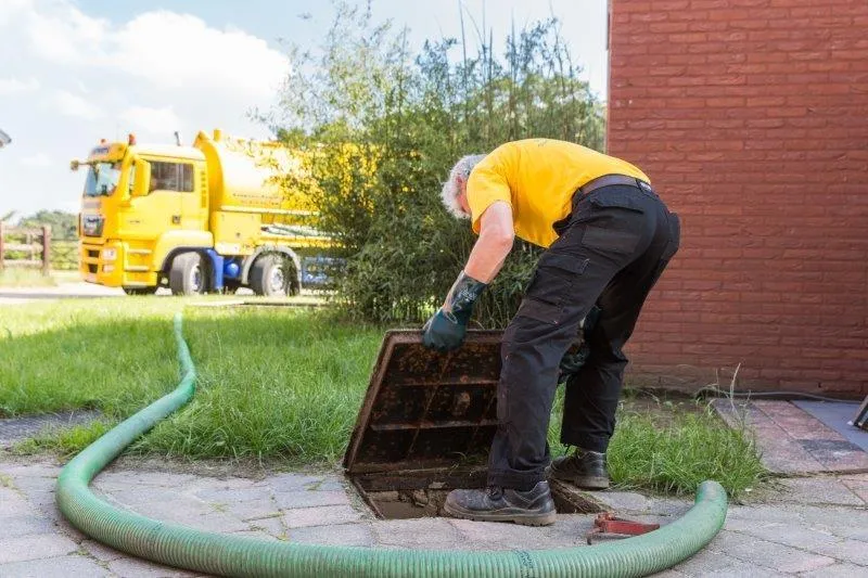 Antwerpse Ruimdienst - Efficiënte afvoerreiniging – Antwerpse Ruimdienst opent en reinigt verstopte afvoerputten snel en professioneel.